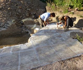 Removal of roman mosaics from Auch